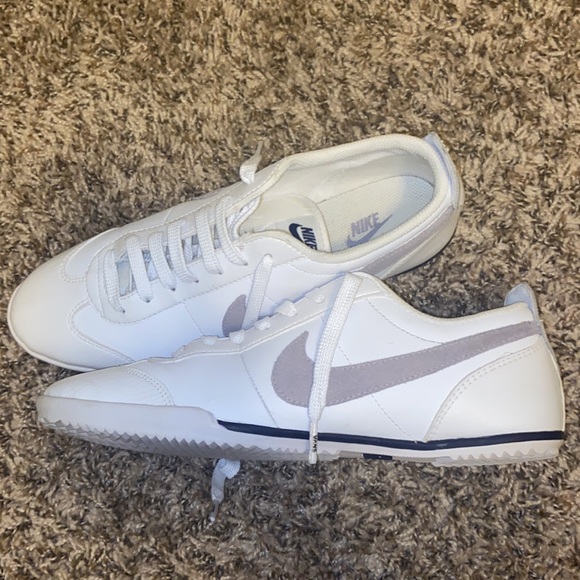 Nike women Fivekay in gray and white size 8.5 - Picture 7 of 7